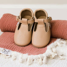 Load image into Gallery viewer, baby moccasins :: nude t-bar
